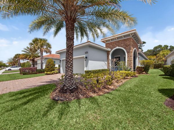 11111 SW Visconti Way, Port St. Lucie, FL 34986