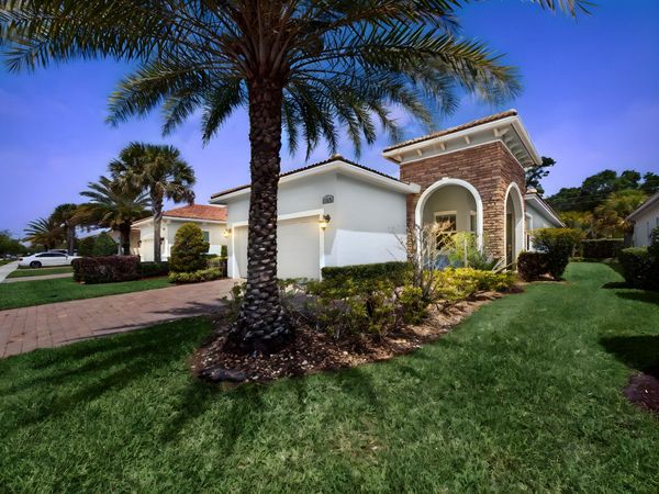11111 SW Visconti Way, Port St. Lucie, FL 34986