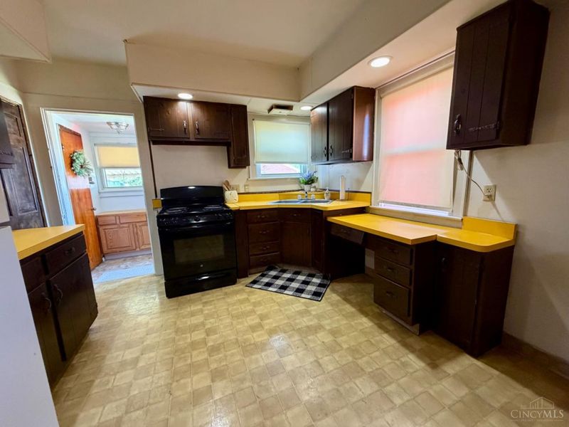 107 S Riverside Drive, St Clair Twp, OH 45011 Photo 12