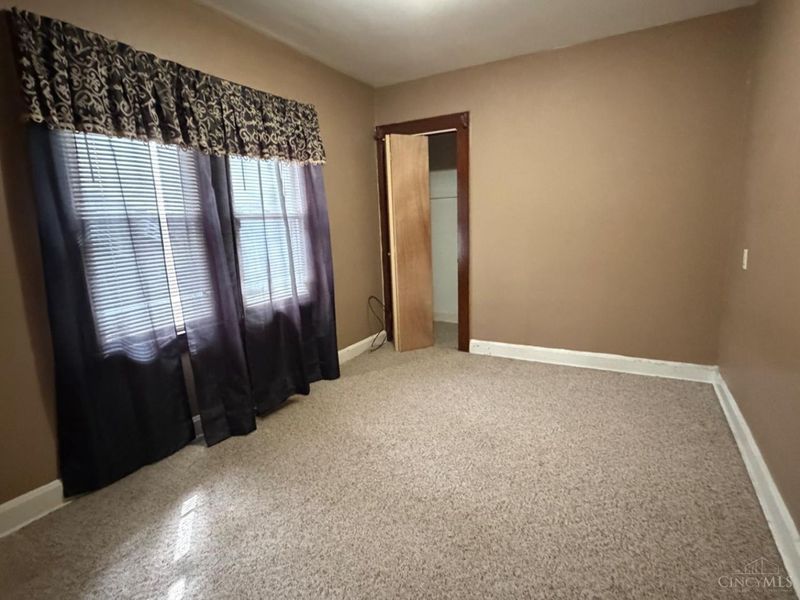 107 S Riverside Drive, St Clair Twp, OH 45011 Photo 18