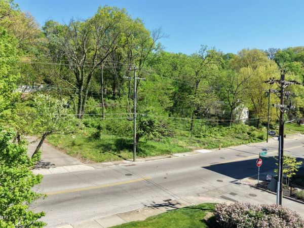 1816 William Howard Taft Road, Cincinnati, OH 45206