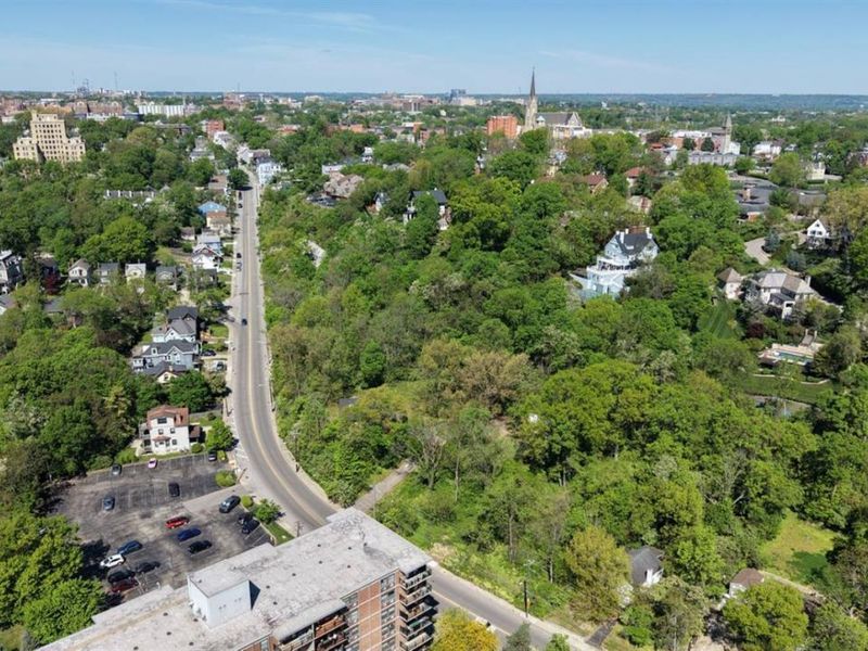 1816 William Howard Taft Road, Cincinnati, OH 45206 Photo 4