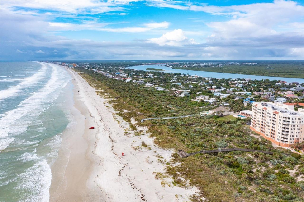 250 Minorca Beach Way, Unit 203, New Smyrna Beach, FL 32169 Photo
