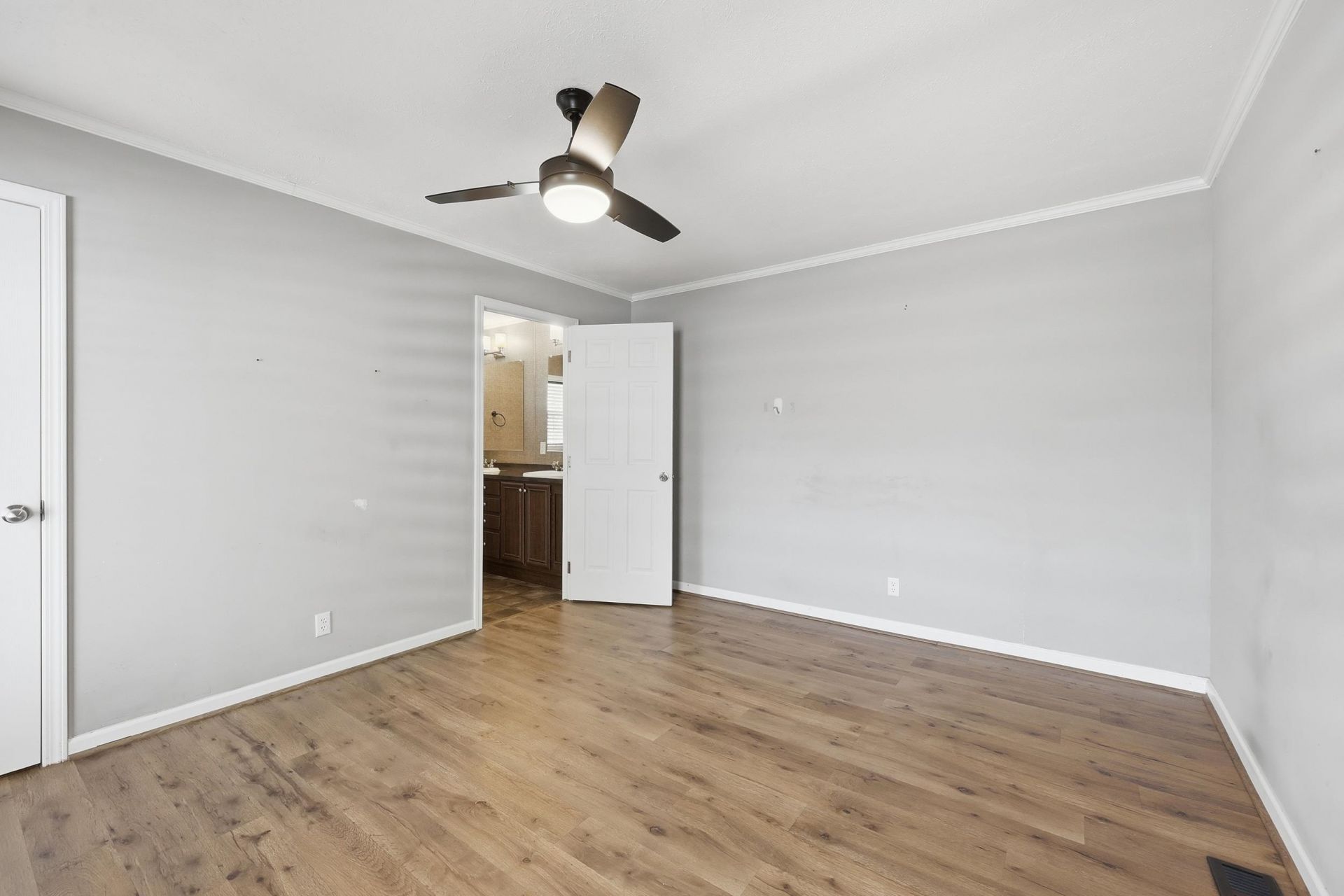 87 Beacon Ct. Photo 12