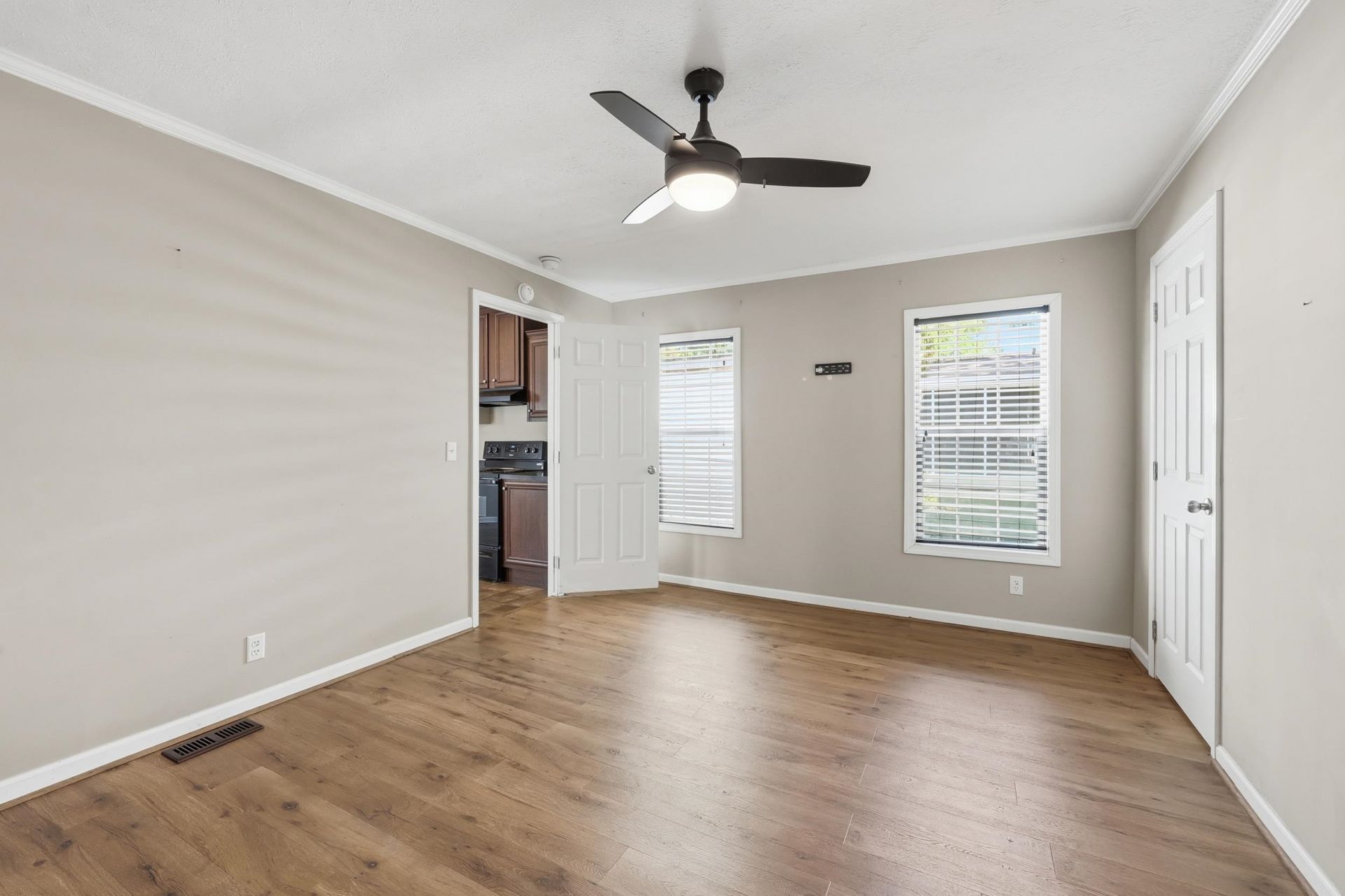 87 Beacon Ct. Photo 13
