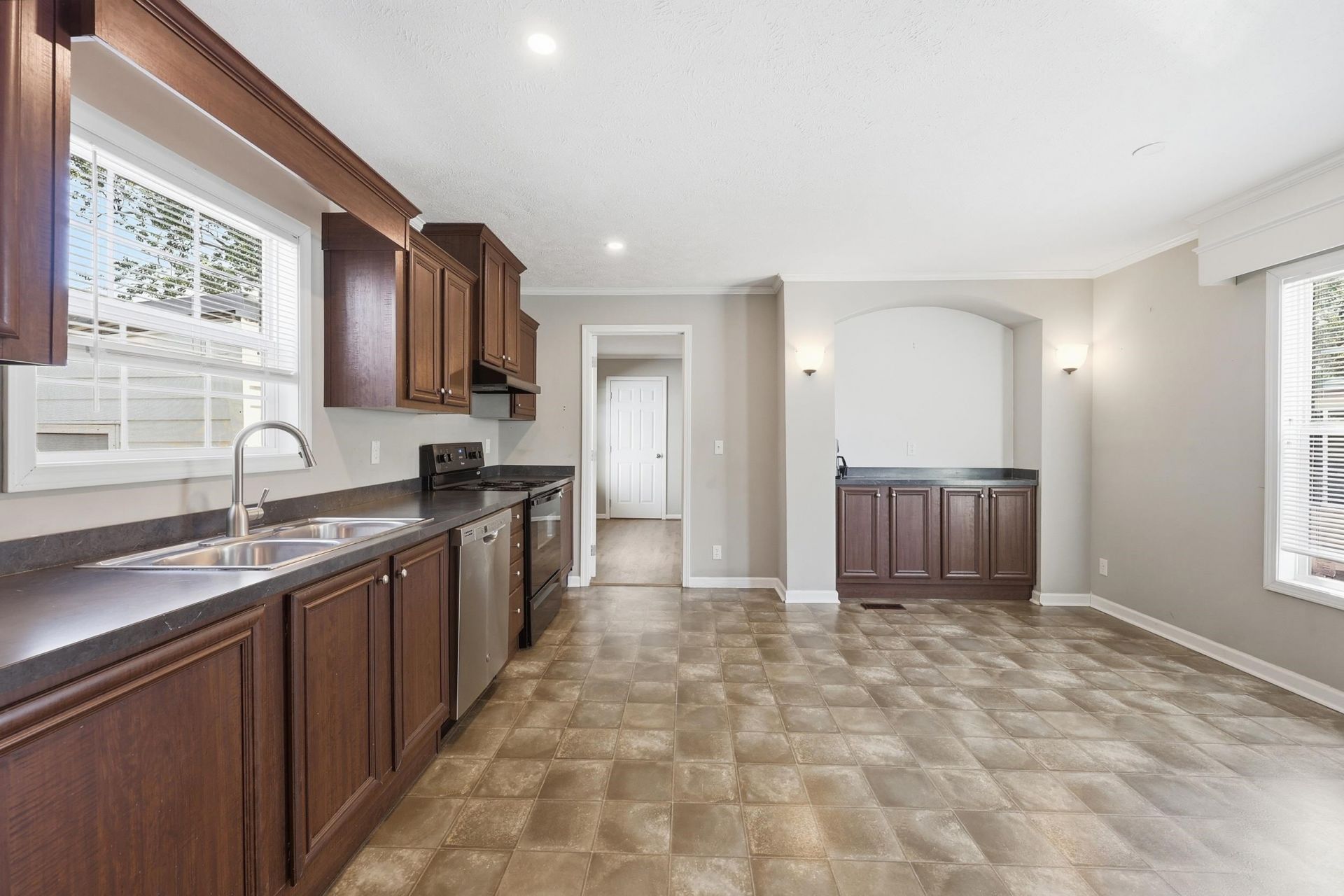 87 Beacon Ct.  Photo 9