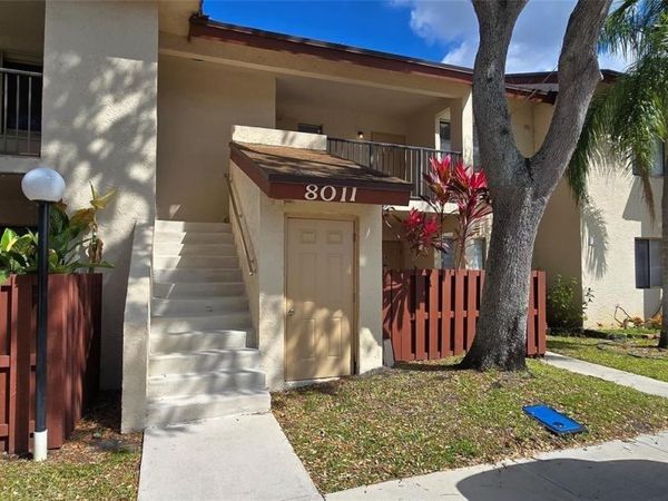 8011 Southgate Blvd, Unit L8, North Lauderdale, FL 33068