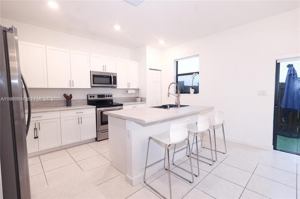 186 SW 185th Ter , Pembroke Pines, FL 33029 Photo