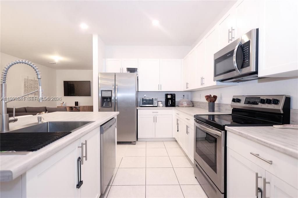 186 SW 185th Ter , Pembroke Pines, FL 33029 Photo