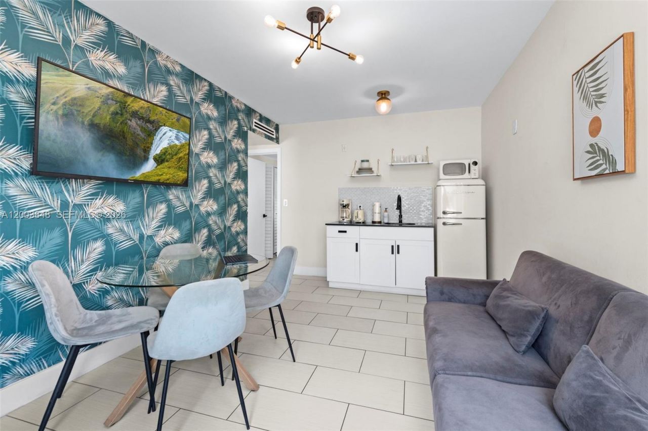 7320 Byron Ave, Miami Beach, FL 33141 Photo