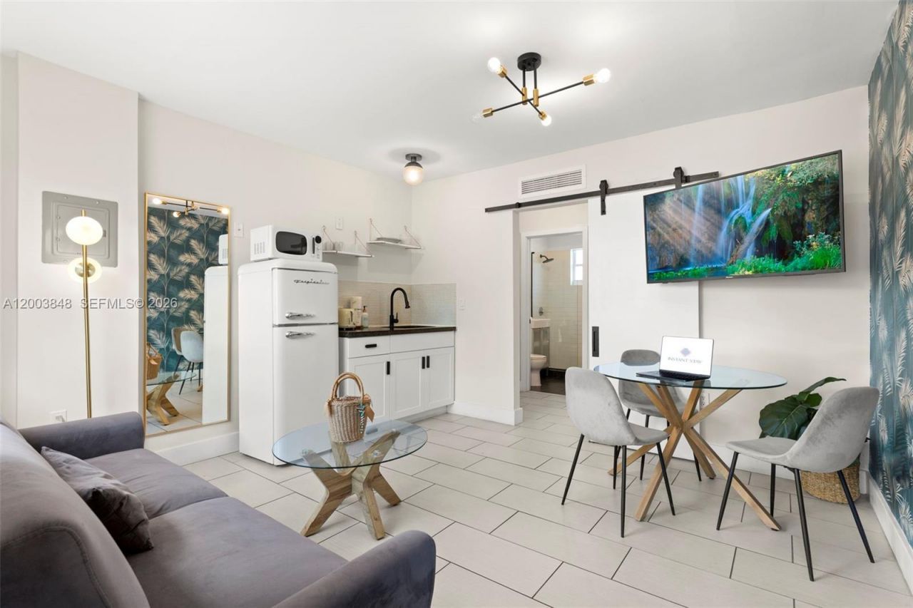 7320 Byron Ave, Miami Beach, FL 33141 Photo