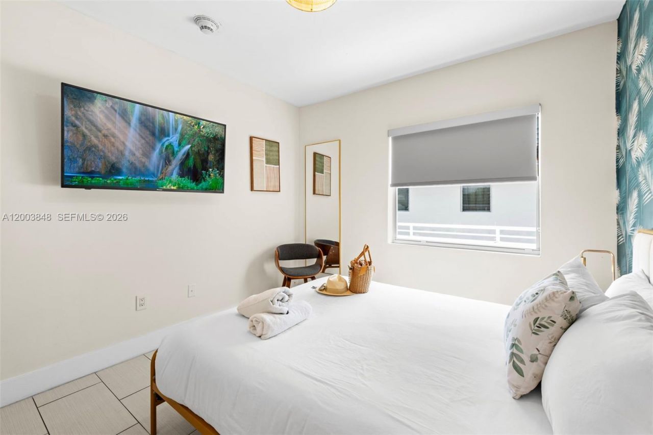 7320 Byron Ave, Miami Beach, FL 33141 Photo