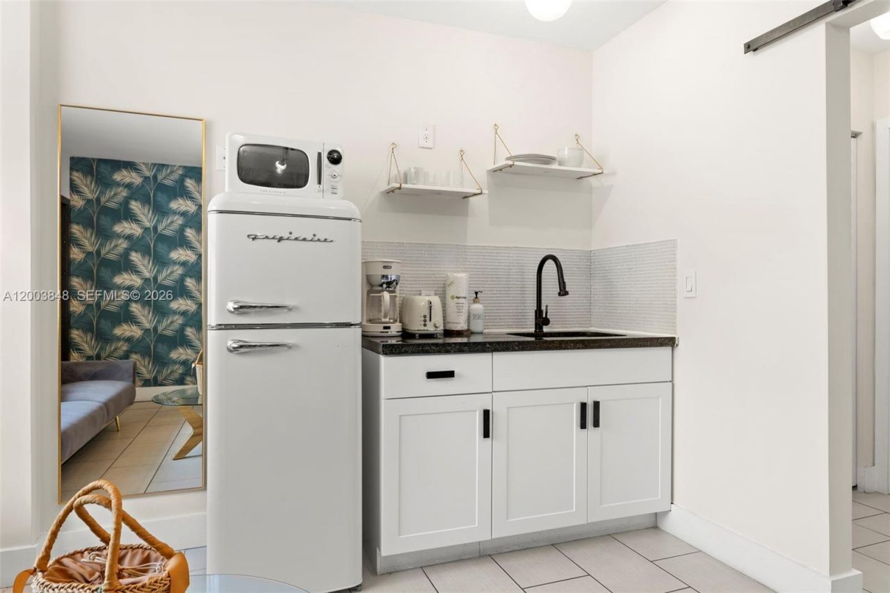 7320 Byron Ave, Miami Beach, FL 33141 Photo