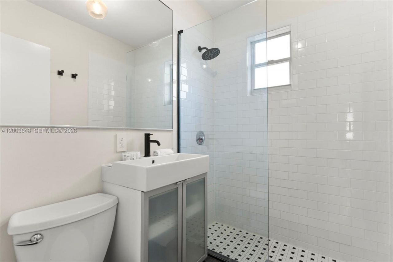7320 Byron Ave, Miami Beach, FL 33141 Photo