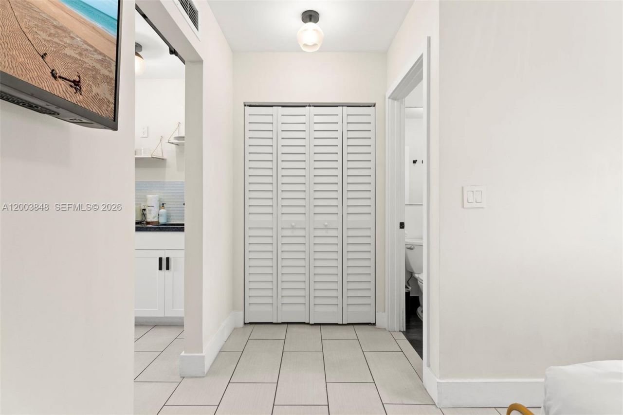 7320 Byron Ave, Miami Beach, FL 33141 Photo