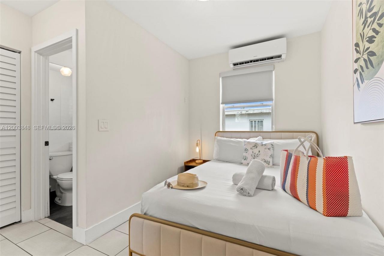 7320 Byron Ave, Miami Beach, FL 33141 Photo