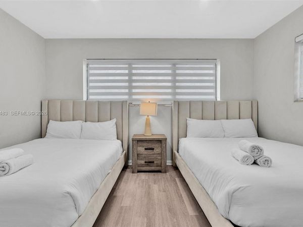 10000 E Bay Harbor Dr , Unit 17, Bay Harbor Islands, FL 33154