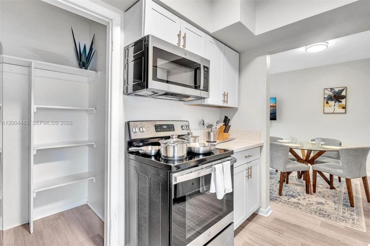 10000 E Bay Harbor Dr, Unit 17, Bay Harbor Islands, FL 33154 Photo