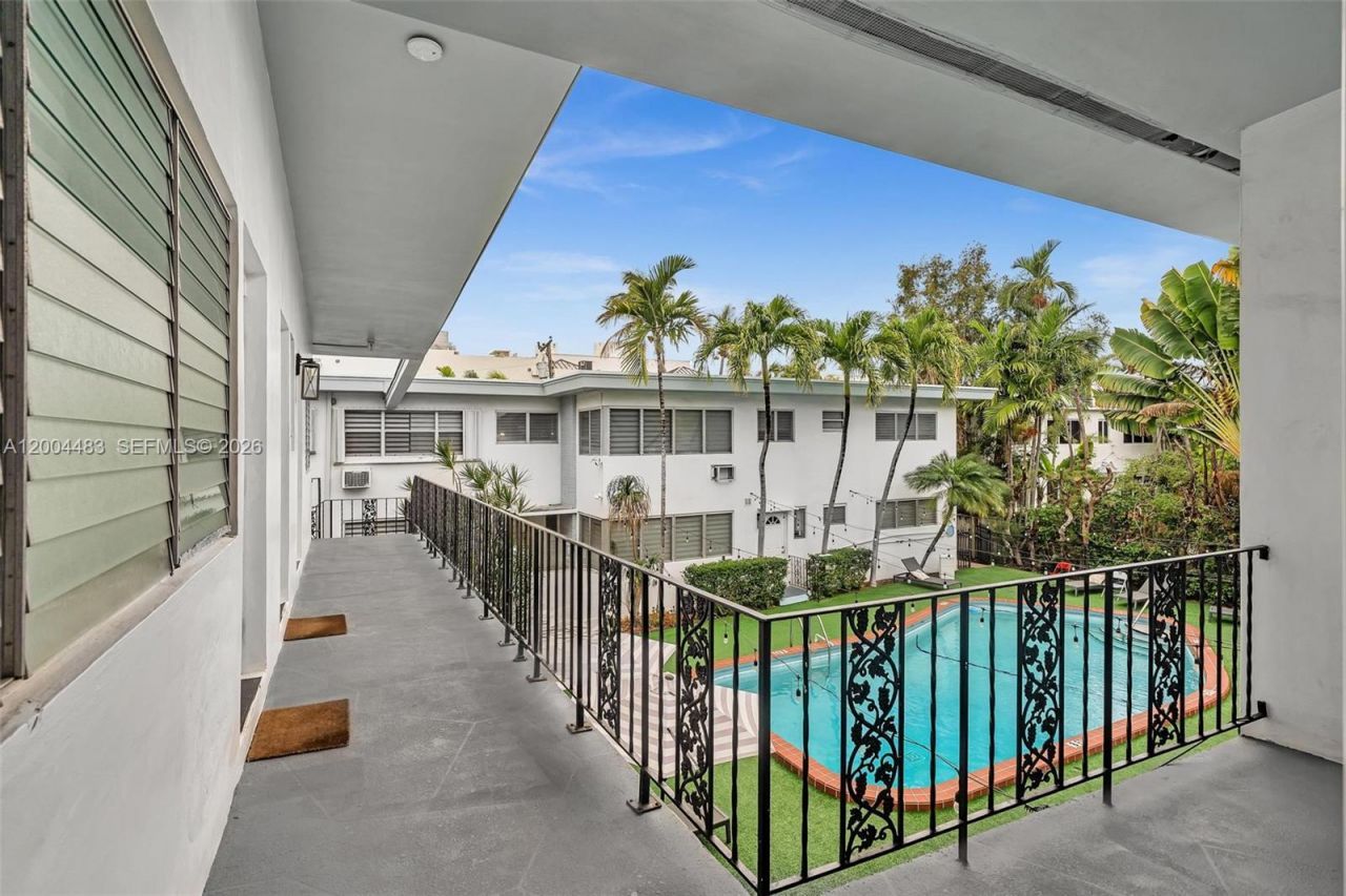10000 E Bay Harbor Dr, Unit 17, Bay Harbor Islands, FL 33154 Photo