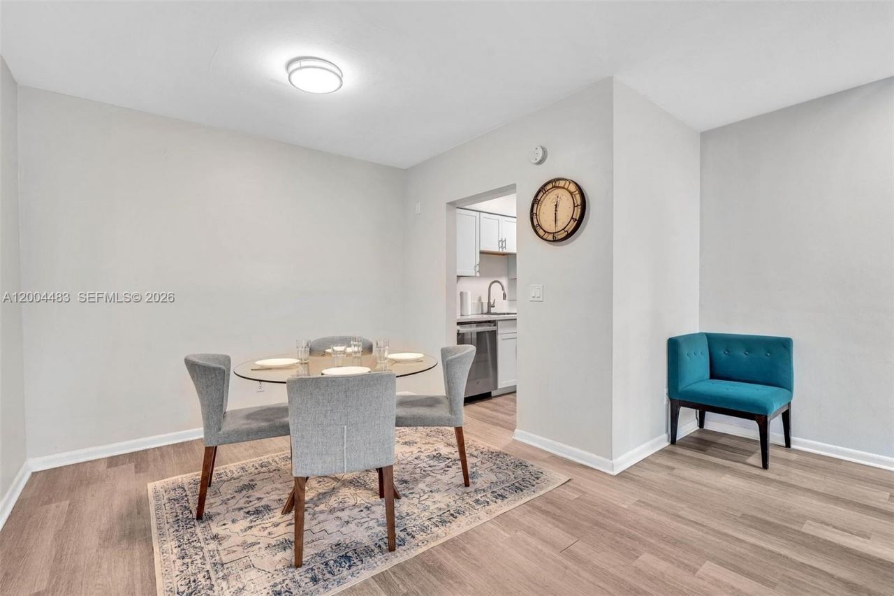 10000 E Bay Harbor Dr, Unit 17, Bay Harbor Islands, FL 33154 Photo