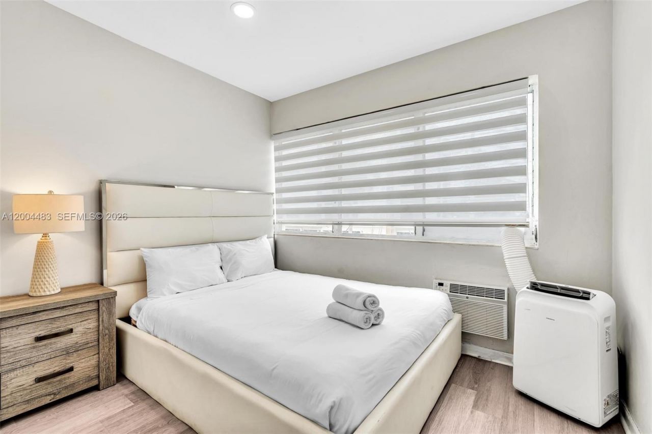 10000 E Bay Harbor Dr, Unit 17, Bay Harbor Islands, FL 33154 Photo