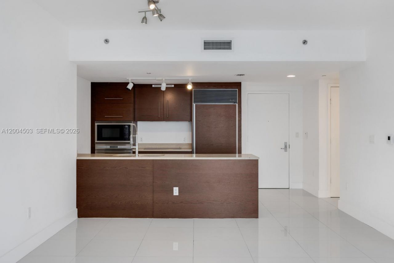 465 Brickell Ave, Unit 4206, Miami, FL 33131 Photo