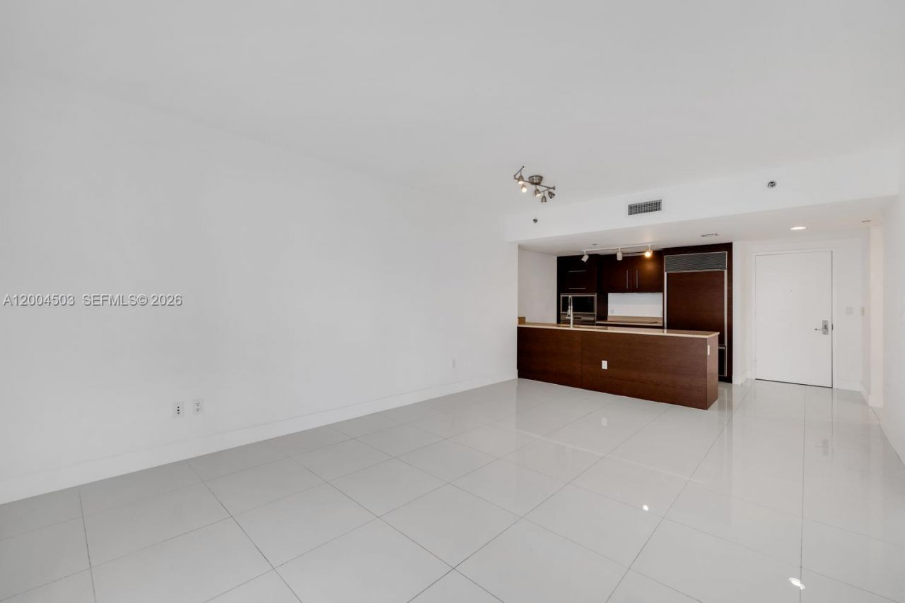 465 Brickell Ave, Unit 4206, Miami, FL 33131 Photo