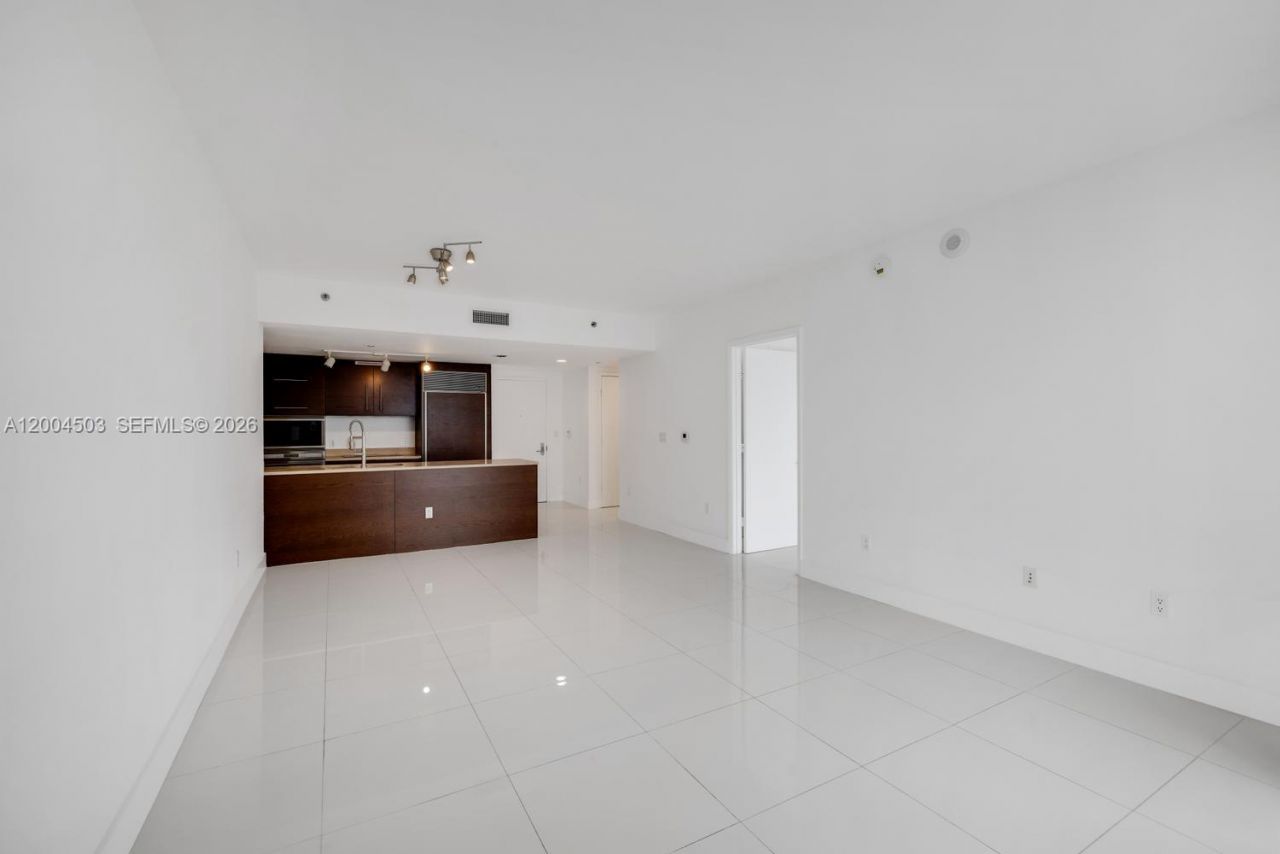 465 Brickell Ave, Unit 4206, Miami, FL 33131 Photo