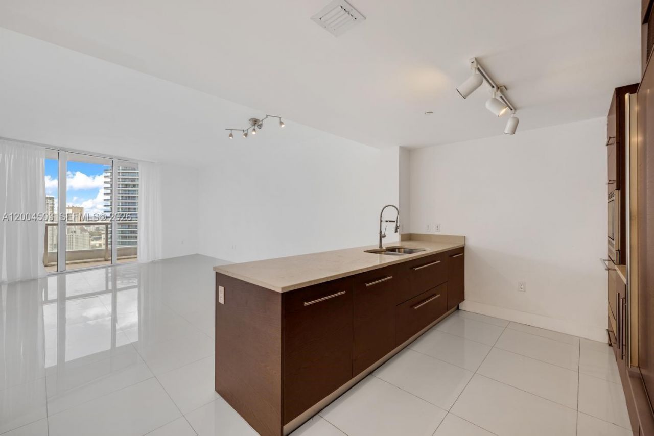 465 Brickell Ave, Unit 4206, Miami, FL 33131 Photo