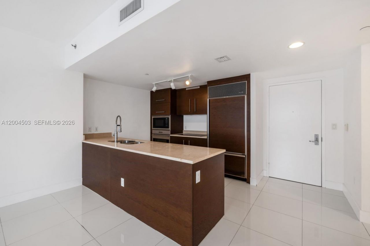 465 Brickell Ave, Unit 4206, Miami, FL 33131 Photo