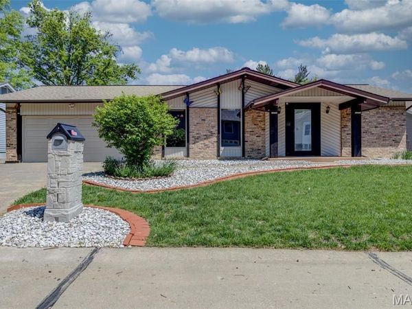 30 Gateswood Drive, St Peters, MO 63376