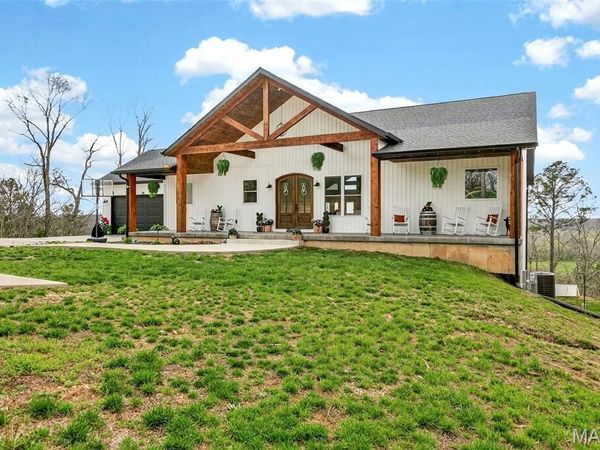 1870 Highway K , St Clair, MO 63077