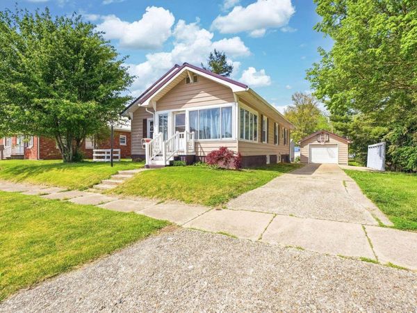 412 W 6th Street, Bicknell, IN 47512