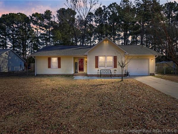 4303 Bridge Street , Hope Mills, NC 28348