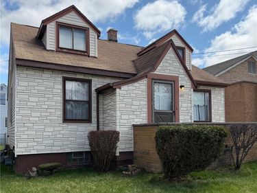 1915 Hyde Park Boulevard , Niagara Falls, NY 14305