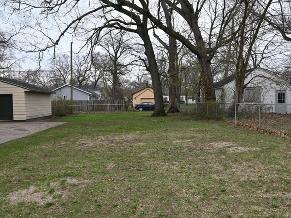 2413 Leahy Street, Muskegon, MI 49444