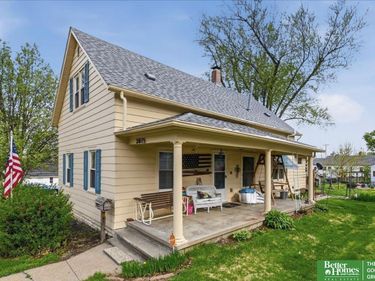 3015 Grebe Street , Omaha, NE 68112