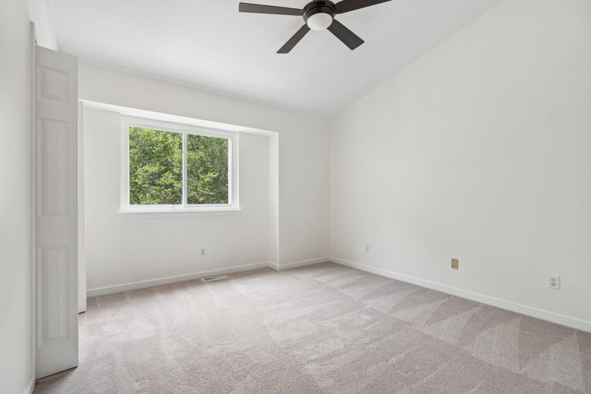 855 Sandlake Drive Photo 25