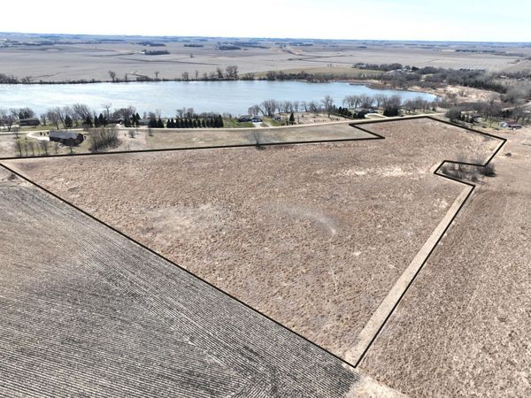 2776 Lochland Hills Drive , Marshall, MN 56258