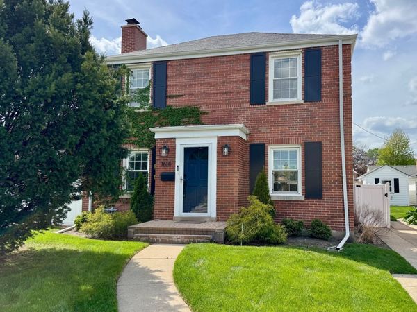 1614 N 76th Avenue , Elmwood Park, IL 60707