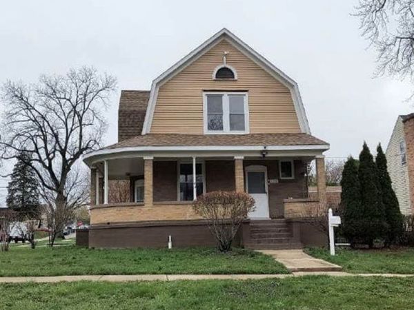 558 N Crystal Street , Elgin, IL 60123