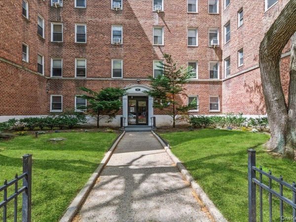 821 Bronx River Road, Unit 4D, Bronxville, NY 10708