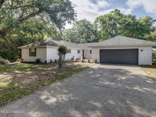 7 Keyser Lane, Gulfport, MS 39507