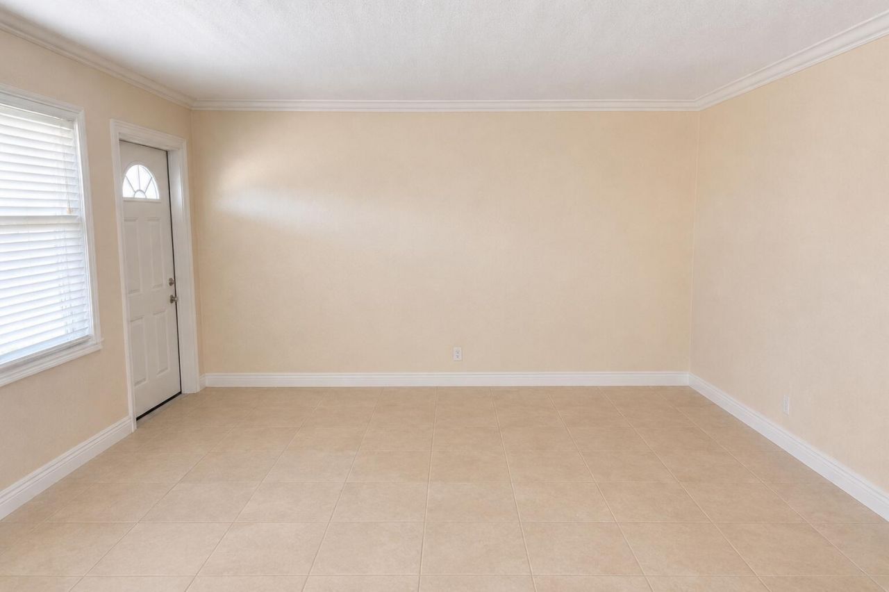 1221 SE 3rd Street, Unit 4, Deerfield Beach, FL 33441 Photo