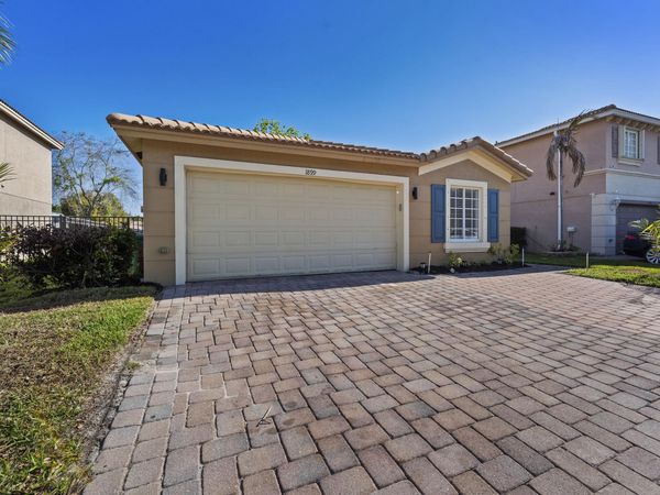 1899 Newport Isles Boulevard, Port St. Lucie, FL 34953