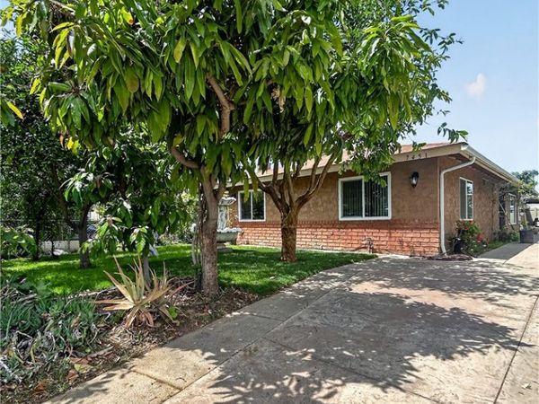 7451 Diamond , Riverside, CA 92504