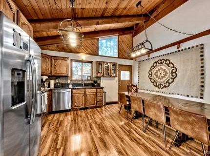 1458 Apache Avenue, South Lake Tahoe, CA 96150 Photo