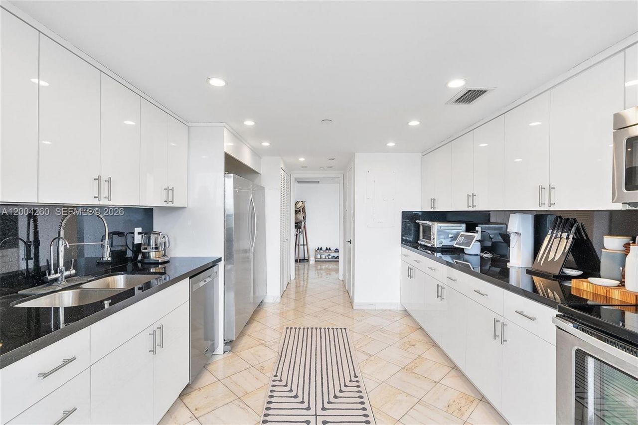 11113 Biscayne Blvd , Unit 2051, Miami, FL 33181 Photo