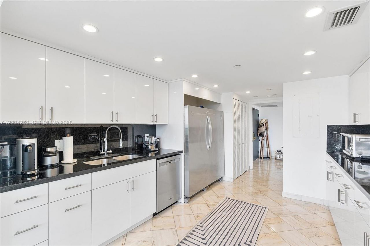 11113 Biscayne Blvd , Unit 2051, Miami, FL 33181 Photo