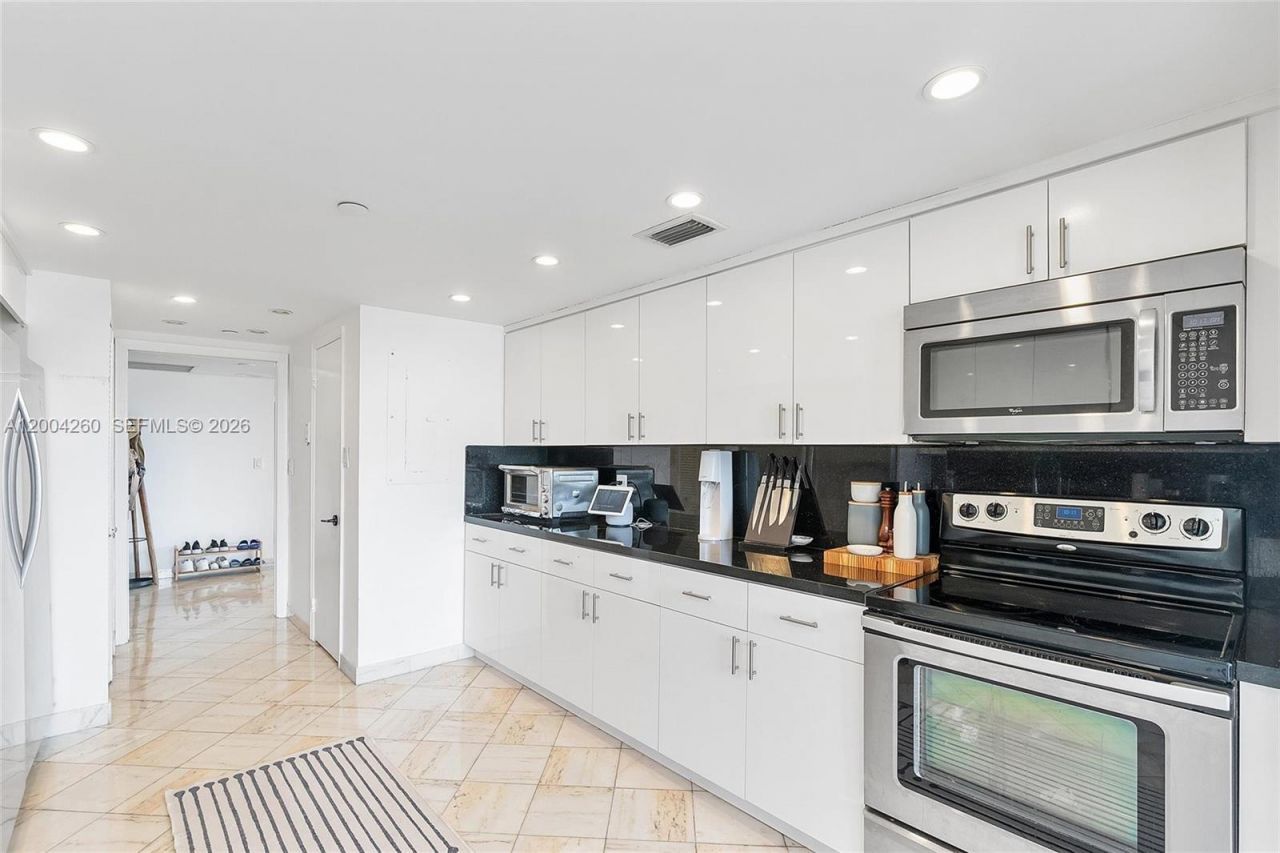 11113 Biscayne Blvd , Unit 2051, Miami, FL 33181 Photo